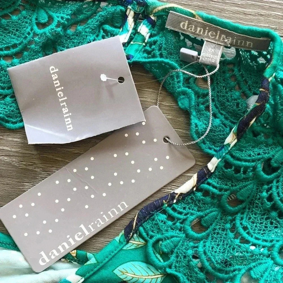 Daniel Rainn Floral Lace Tunic V-Neck Green Tank Top Womens Size 2X - Picture 8 of 10